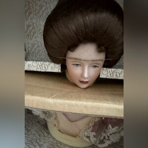 Porcelian Dolls By Charles Dana Gibson
Pattern: Gibson Girls by Franklin Mint.